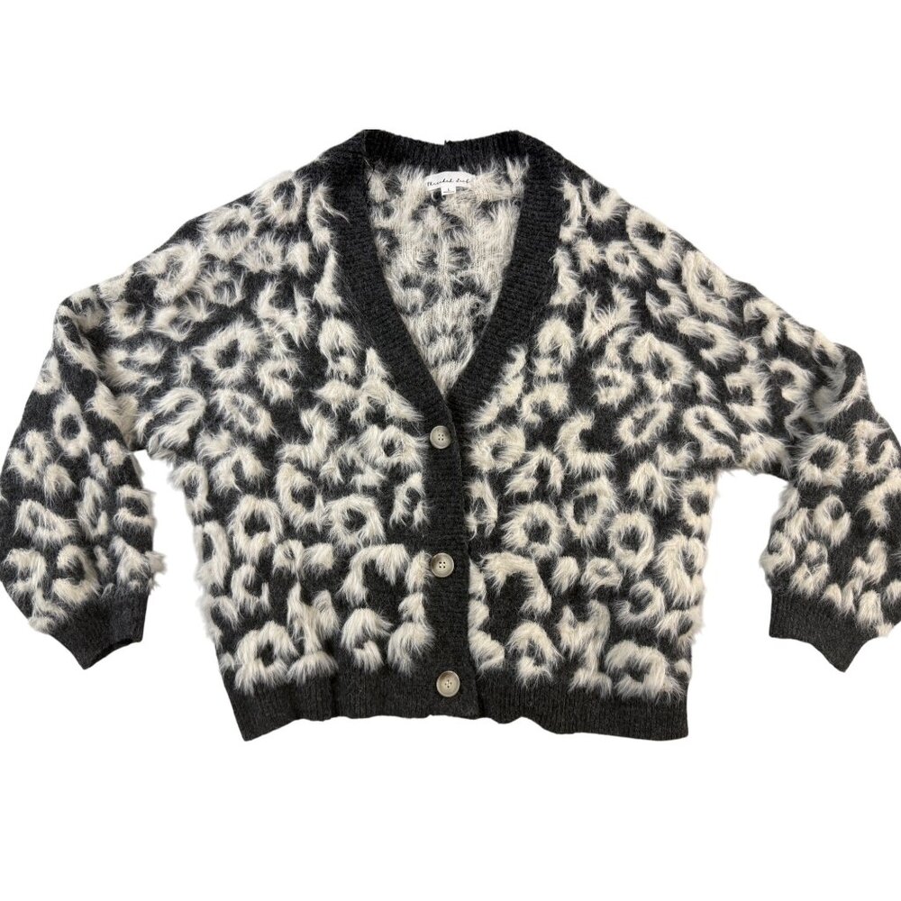 Threaded Leaf‎ Fuzzy Leopard Print L Button-Down Cardigan Sweater Animal Eyelash